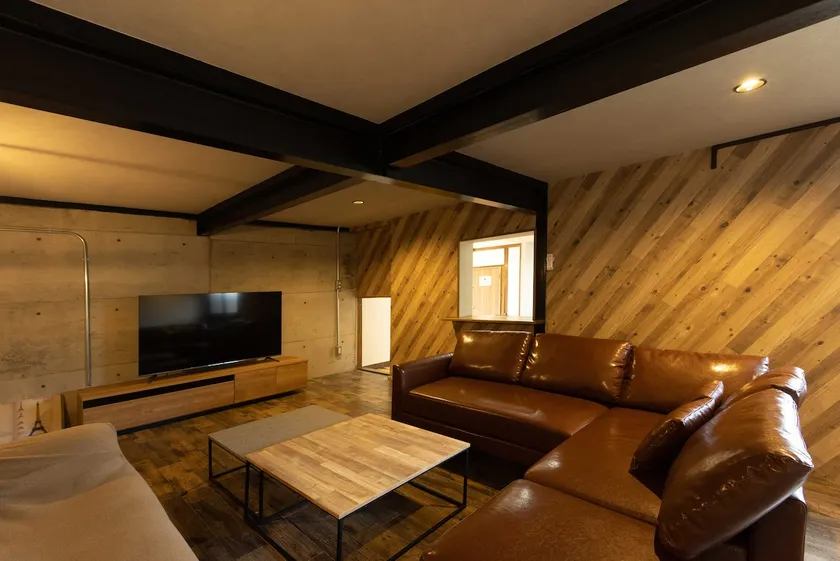 [minpark] Within walking distance of Dazaifu Tenmangu Shrine | Renovated old house | Up to 10 people | WiFi | Kitchen - Image 1