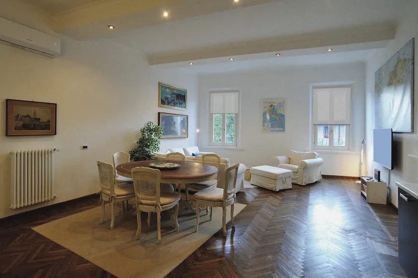 Loris' House - Image 1