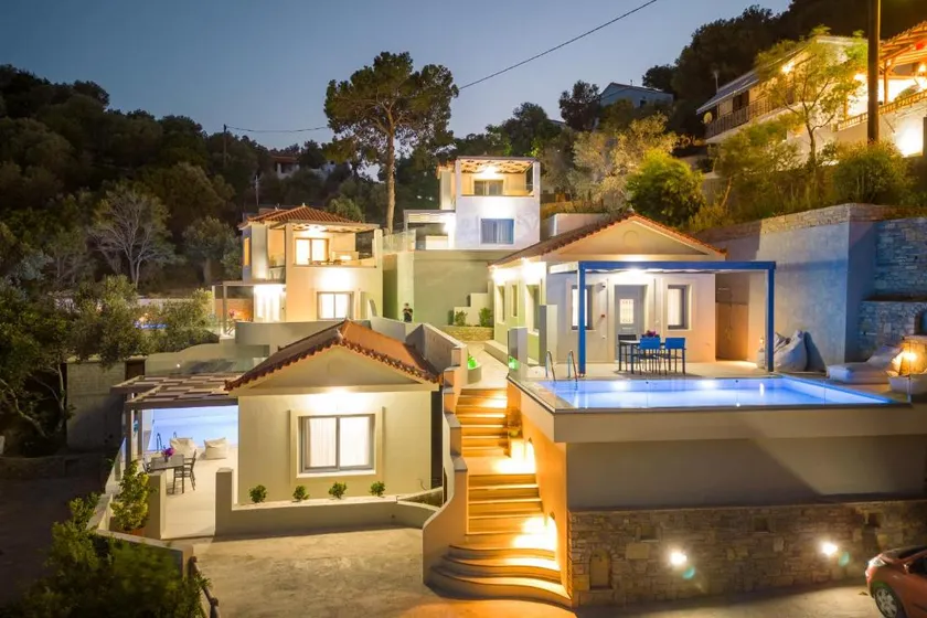 1 bedroom house with private pool No 2 - Image 1