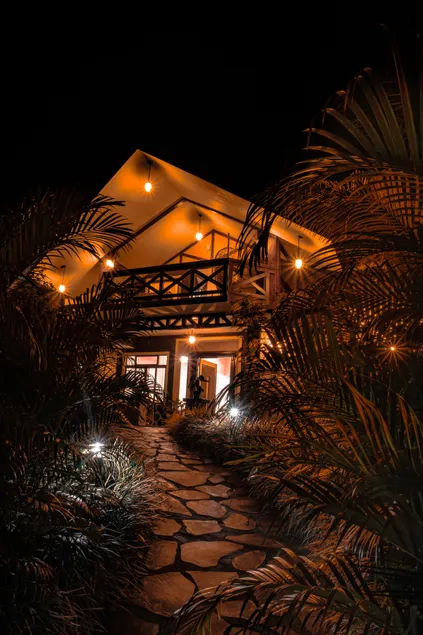 Luxury 3500 sq ft Tropical Villa - Pool & Jacuzzi - Image 1