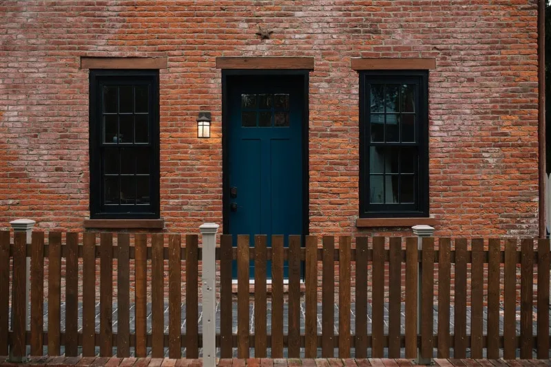 The Little House on Mary Street - Image 1