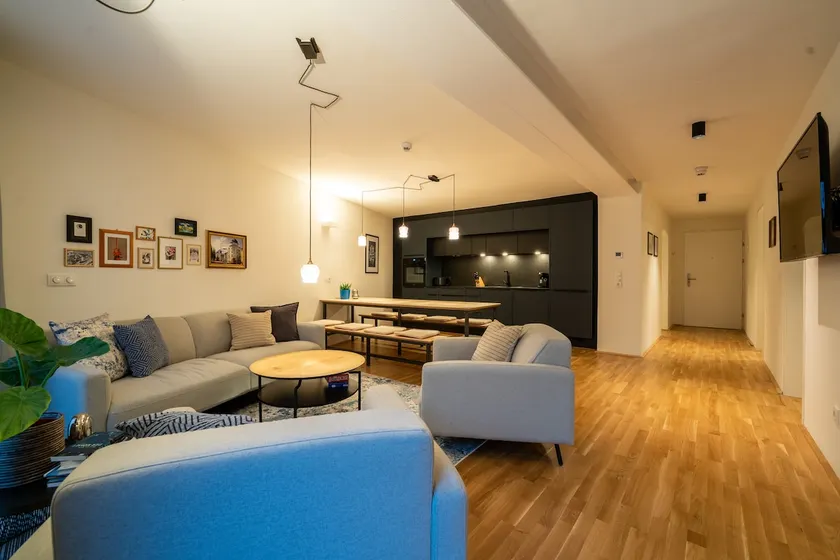 Spacious home with 3 bedrooms - Image 1