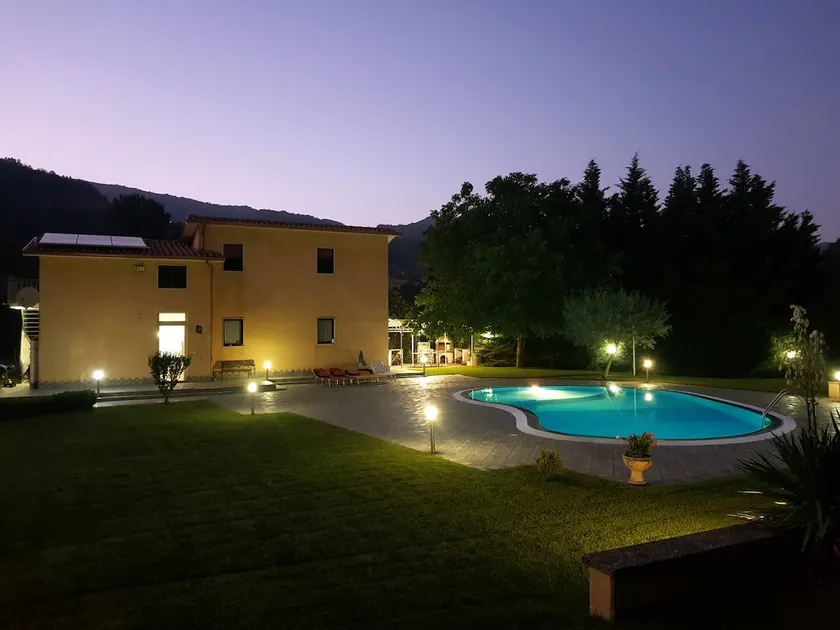 House with Private Pool, Fenced Garden, BBQ - Image 1