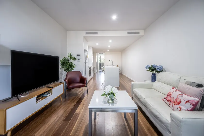 Provenance apartment, 1 bedroom free car space - Image 1