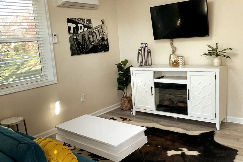 Stylish Duplex Apt. Near WV Tech - Image 1