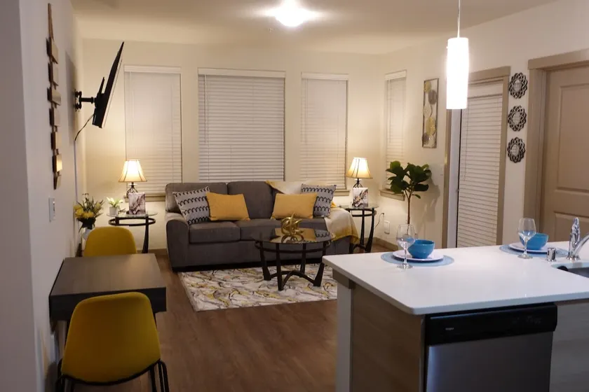 New Luxury 2-Bed, 2-Bath Apt. - Image 1