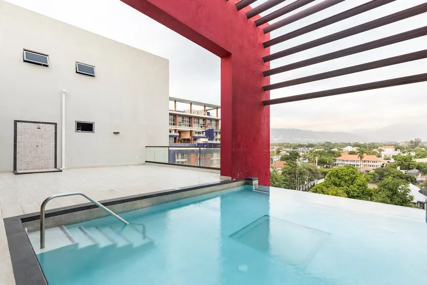 Luxe City View Apt in Kingston with Rooftop Pool - Image 1
