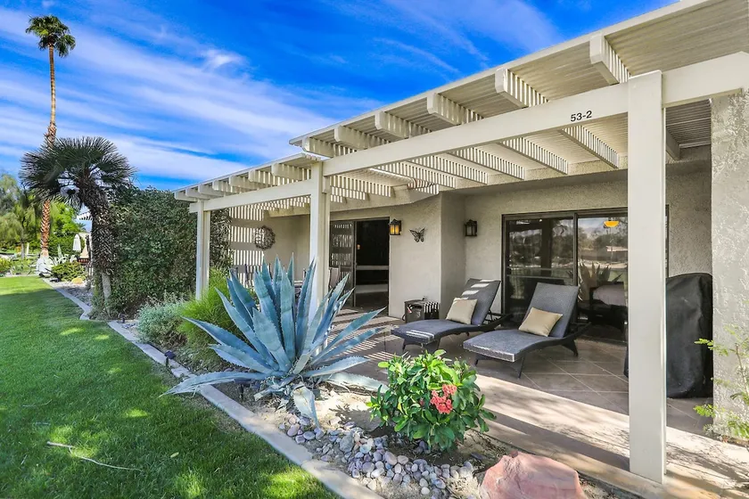 Paradise Desert Condo On Golf Course W/Mt. Views - Image 1