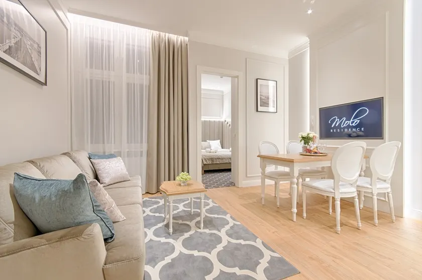 Apartment with a bedroom - Image 1