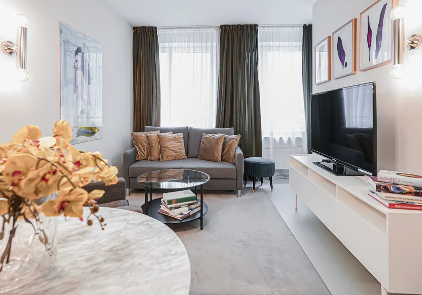 Moonlight Apt 5 - Image 1