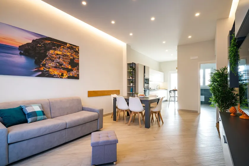 Modern downtown apartment - Image 1