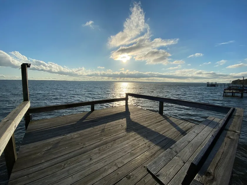 Lakefront Stay on Santee - Image 1