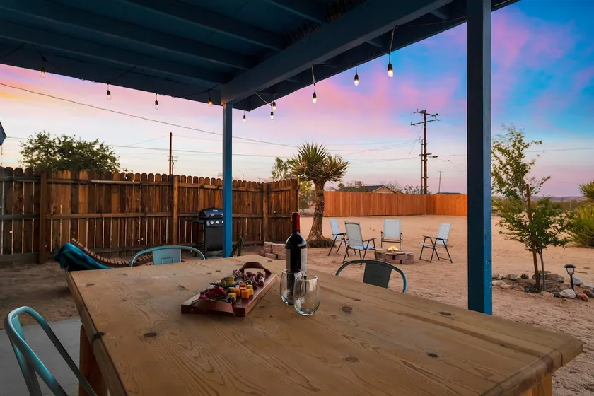 Stargazing Pergola, BBQ, king bed~ mins from park - Image 1