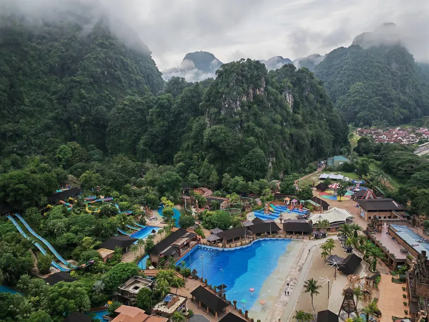 Cozy Suite with 270 Degree Mountain and Theme Park Views - Image 1