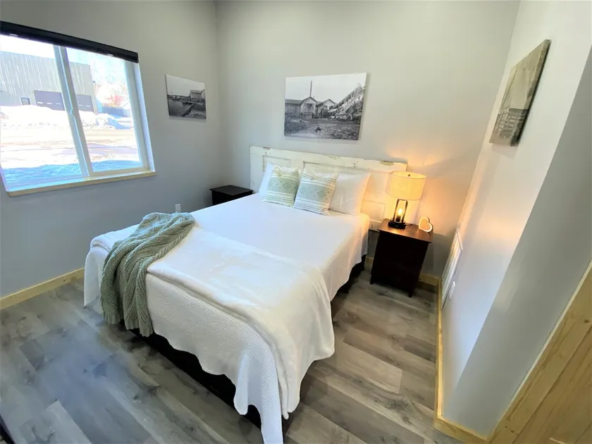 Couples Getaway & Business Travel- 6 Miles to MTU - Image 1