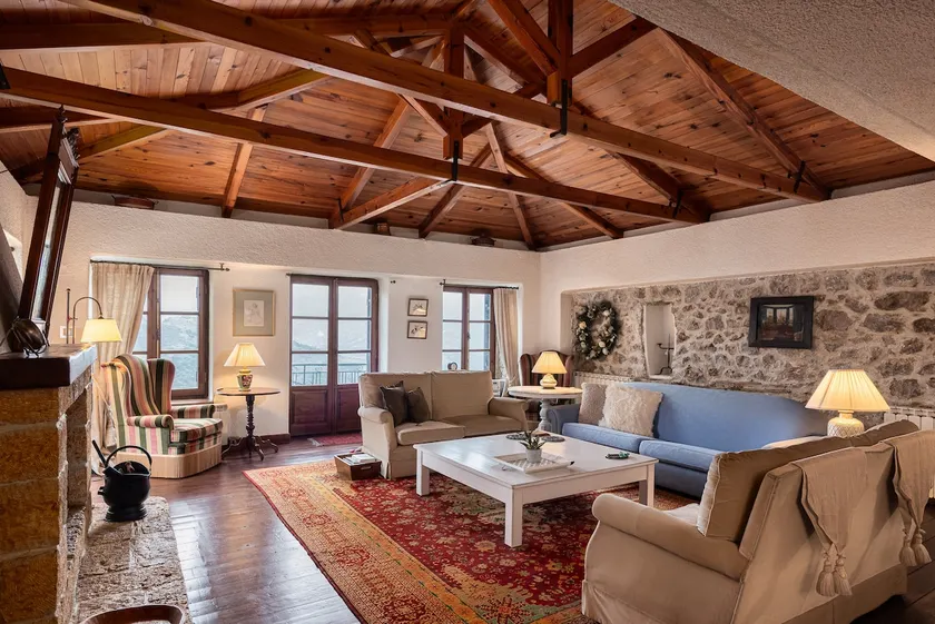 Arachova Wooden Chalet - Image 1