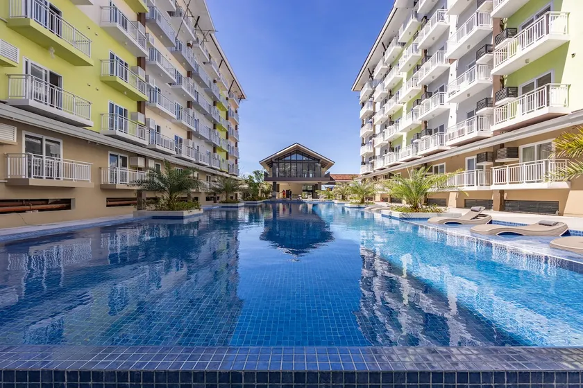 537 Condotel Near Airport&Mall+Pool+Gym+Fast Wifi. - Image 1