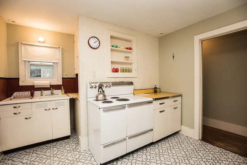 Charming vintage apartment - Image 1