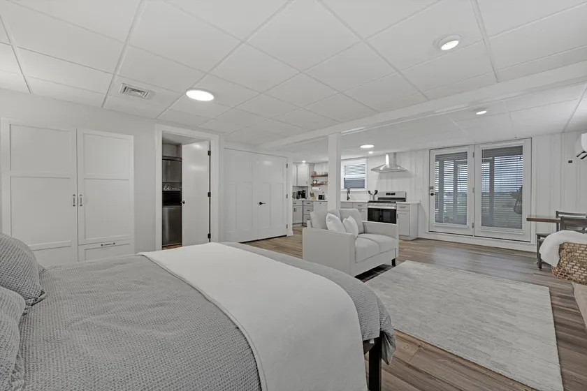 Heritage Hideaway - Fabulous studio *w/King bed - Image 1