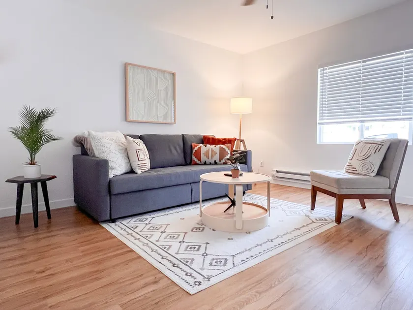 Easy Self Check In 2BD1BA Renovated  Hidden Gem - Image 1