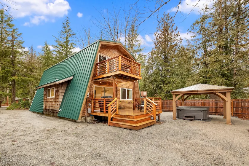 Wild Dog Cabin - Image 1