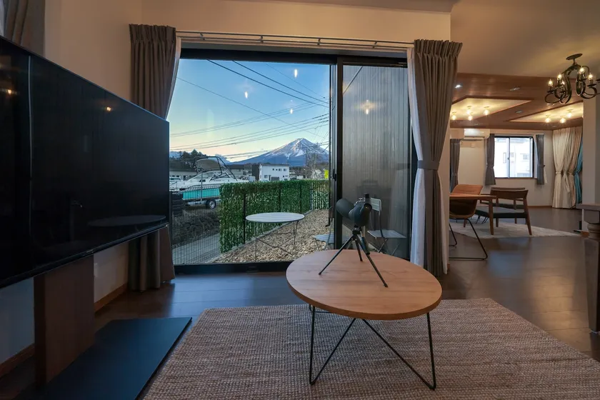 [BoccA] Enjoy the light and sky of Mt. Fuji in autumn and winter. Luxury villa near FUJI-Q. BBQ allowed. - Image 1
