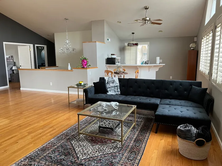 Serene Private Guest Suite w/ Wi-Fi, TV, & Parking - Image 1