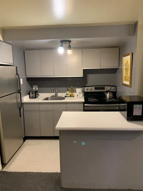 Cozy Toronto apartment near subway station - Image 1