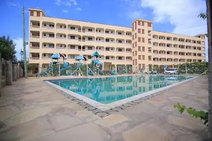 3 bedroom apartment, Nyali mombasa with pool & gym - Image 1