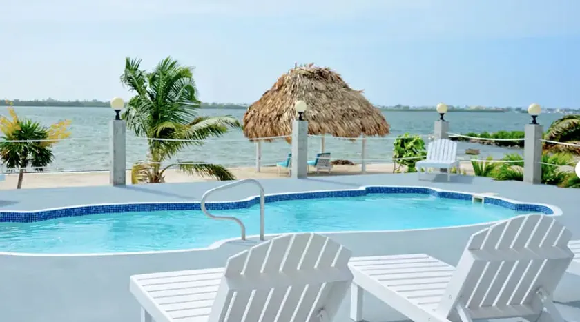 3 BR Waterfront House w Private Pool - Image 1