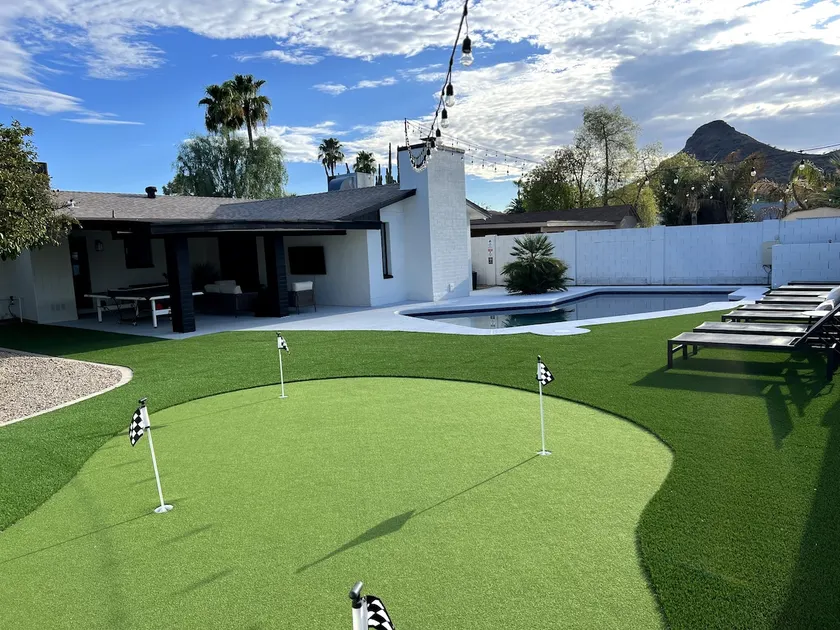 Modern oasis• pool• putting green• EV Charger - Image 1