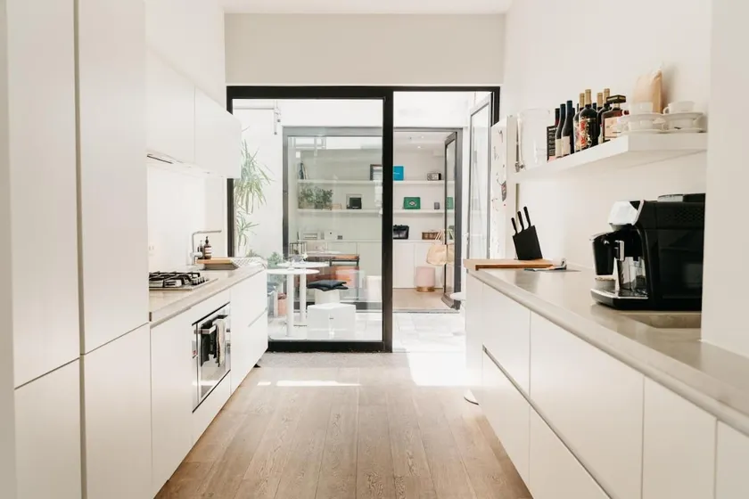 Beautiful Antwerp Holiday Home (up to 12 Guests) - Image 1