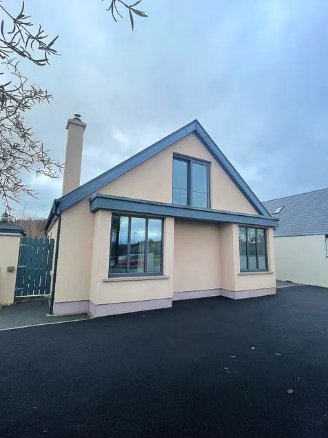 Luxury Holiday Home Killarney - Image 1