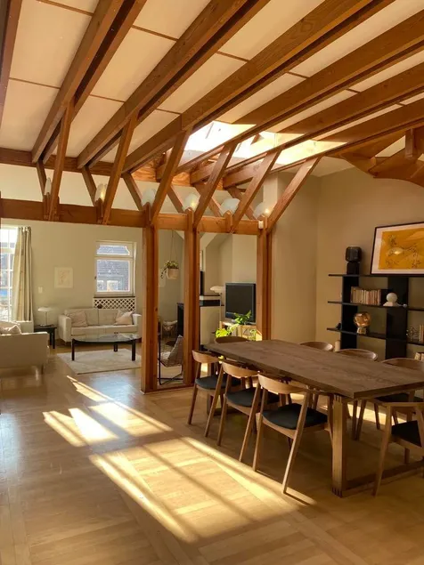 Spacious architect-designed duplex - Image 1