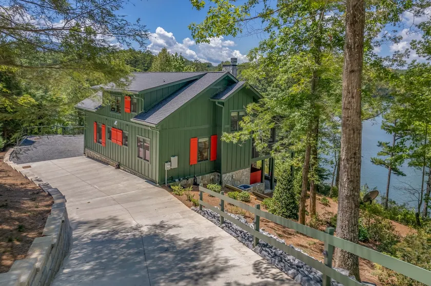 Lake Adger Home with Private Dock & Kayaks - Image 1