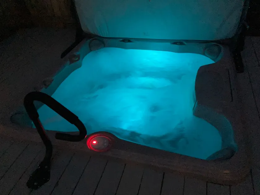 Creekside Hot Tub House - Image 1
