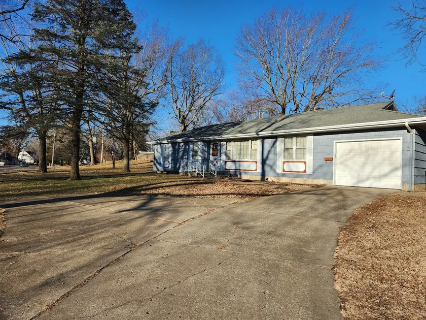 The Holton House - 3 Bed, 2 Bath - Image 1