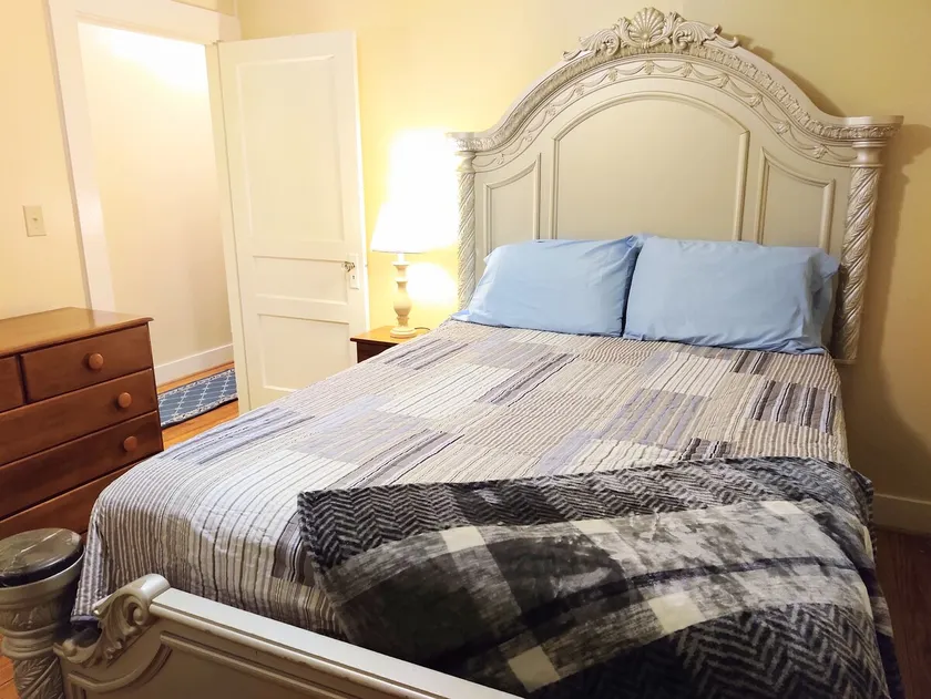 Cozy Family House – Free Parking near Downtown - Image 1