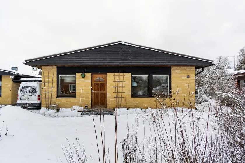 Beautiful semi-detached house with a sauna. - Image 1