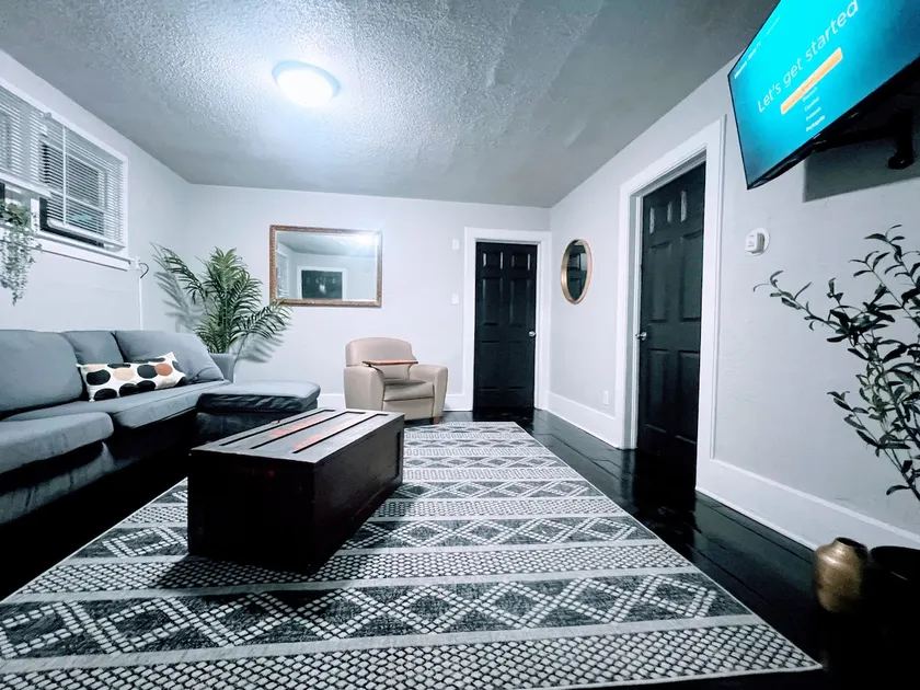 Parking | Near Fiserv Forum | AC | Full Kitchen - Image 1