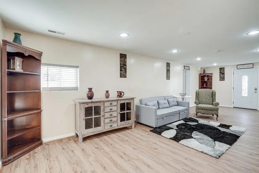 Spacious Home Away From Home - Image 1