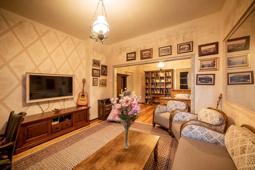 Zlatanov Residence - Image 1