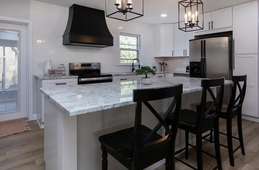 Spacious home with Hot tub, sleeps 8 - Image 1