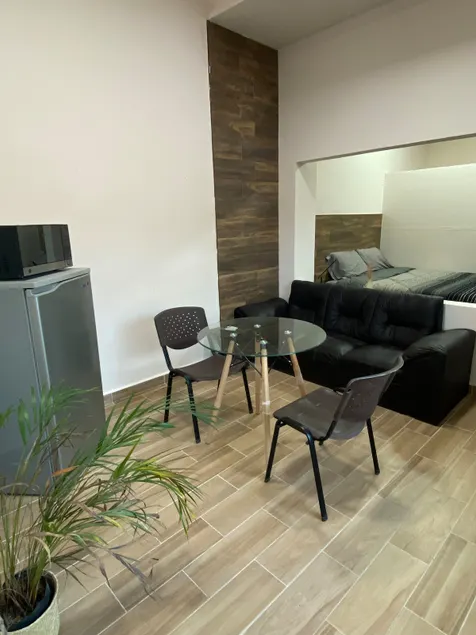 4 Queen beds & sofa bed. Garage. We invoice. - Image 1