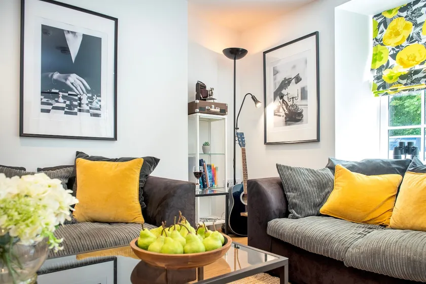 Luxury Town House - Apple Pie Luxury Escapes - Image 1