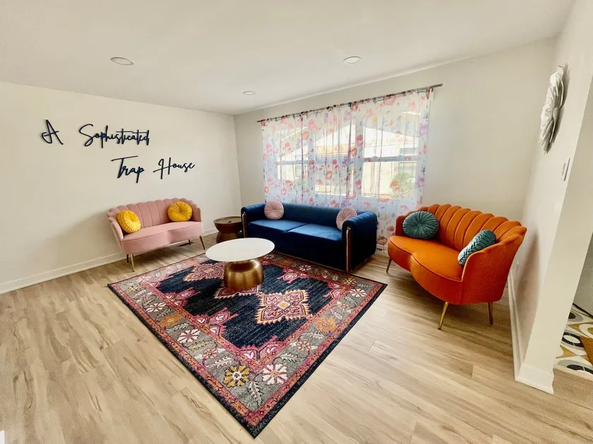 Luv Happii House - Image 1