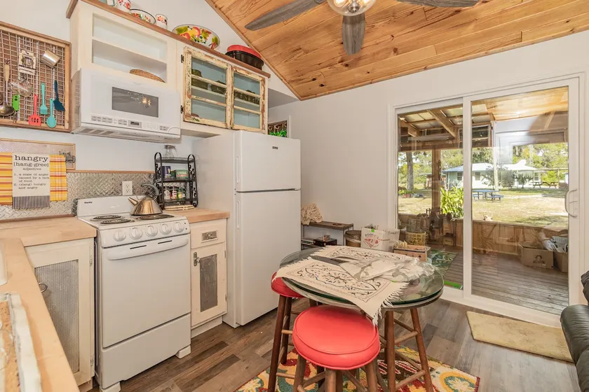 Lakefront 1BR Tiny House w porch - Image 1