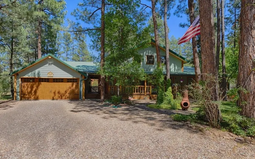 Rustic Lakeside Cabin on 3 Acres w/ Nature Views! - Image 1