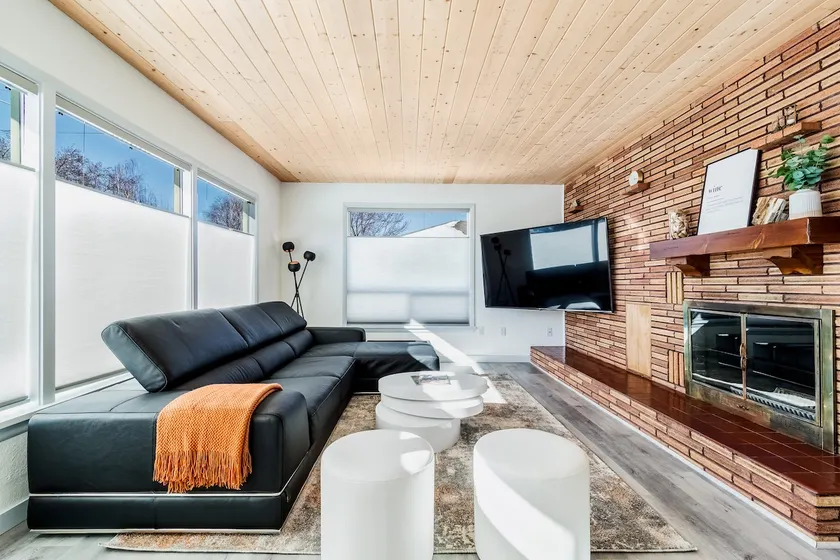 Modern Home near Southside w/ Blue Mountain Views - Image 1