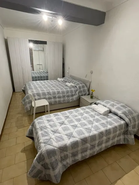 Lila House - Image 1